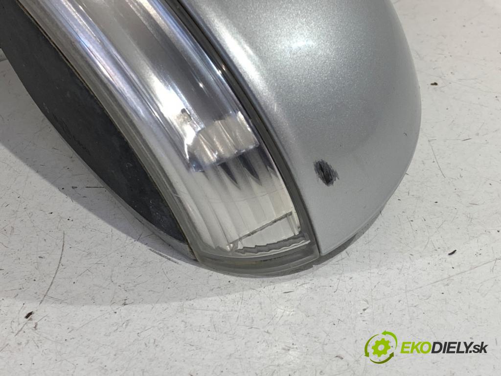 VW GOLF V liftback 2004 66 kW 1.4 FSI 1390 zpětné zrcátko levý LA7W