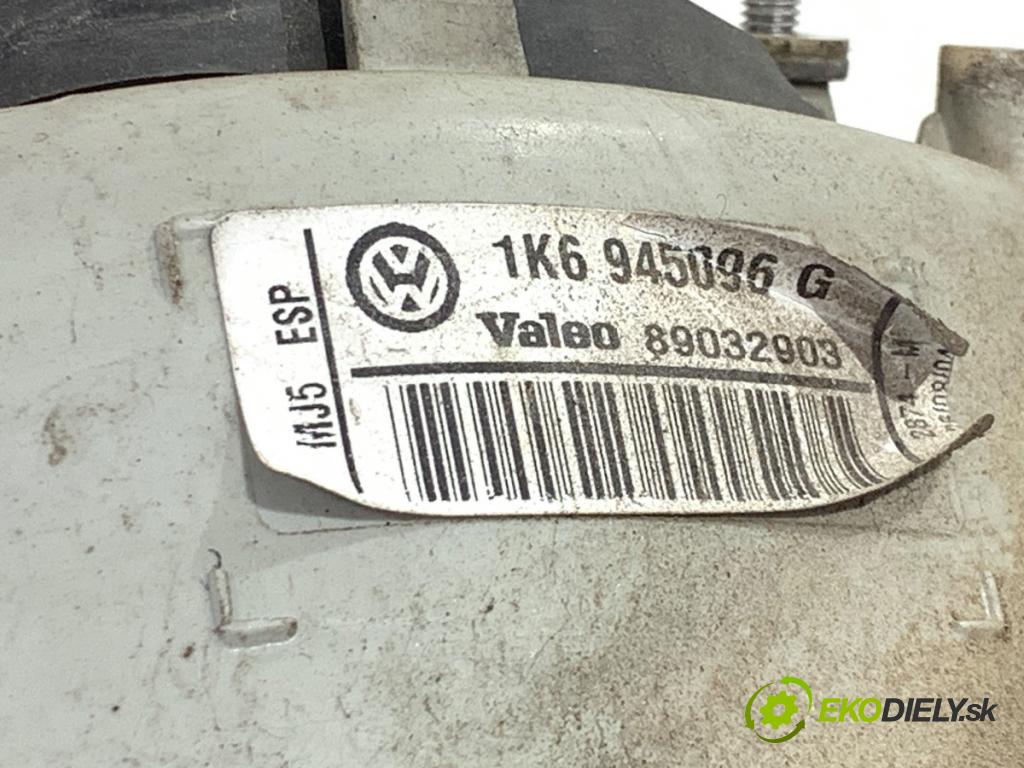 VW GOLF V liftback 2004 66 kW 1.4 FSI 1390 Svetlo pravy zad 1K6945096G
