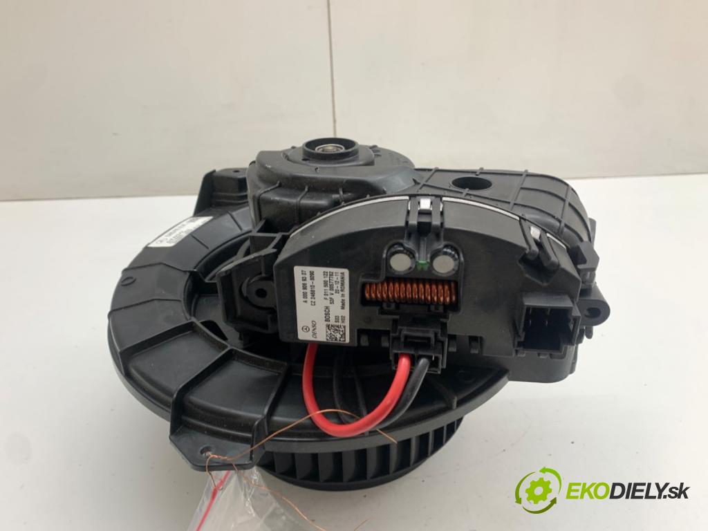 MERCEDES-BENZ eSPRINTER Skrzynia Skrzynia 2021 85 kW Electric (910.633)  ventilátor kúrenia A0008307902