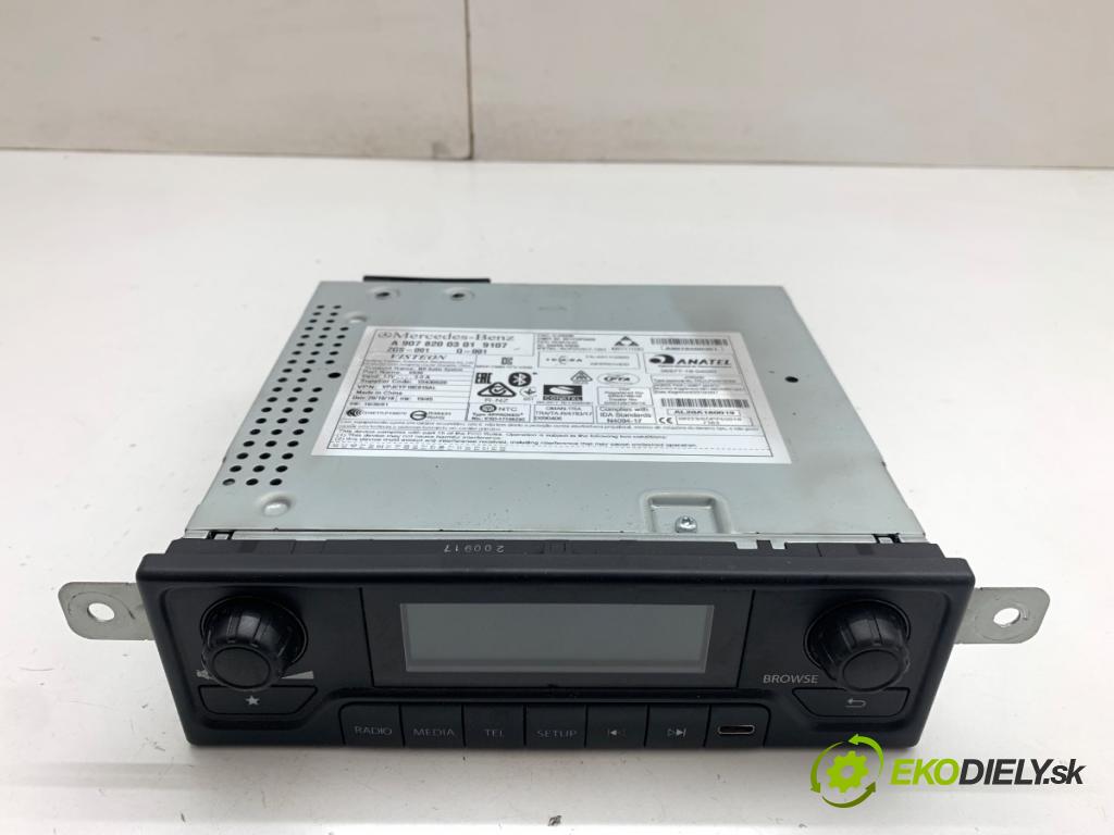 MERCEDES-BENZ eSPRINTER Skrzynia Skrzynia 2021 85 kW Electric (910.633)  RADIO A9078200301 (Audio zariadenie)