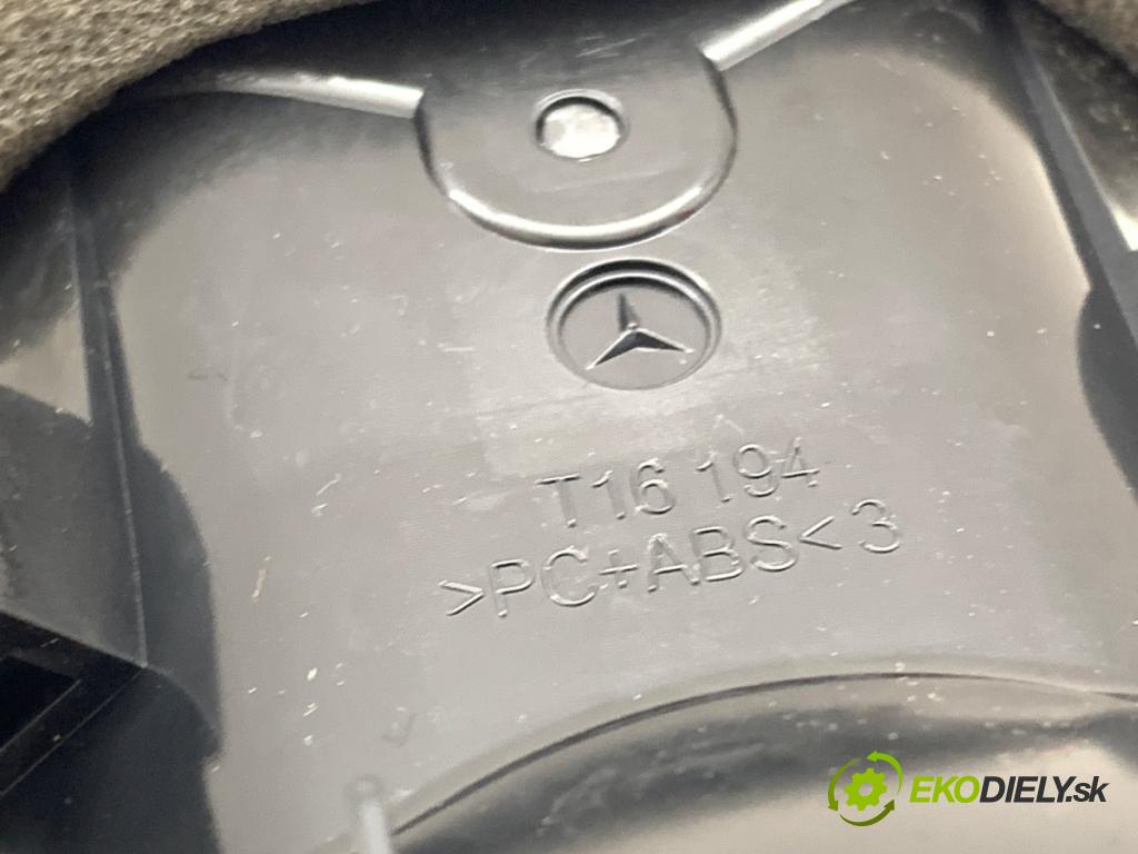 MERCEDES-BENZ eSPRINTER Skrzynia Skrzynia 2021 85 kW Electric (910.633)  Mriežky kúrenia pravy predný A9108303201