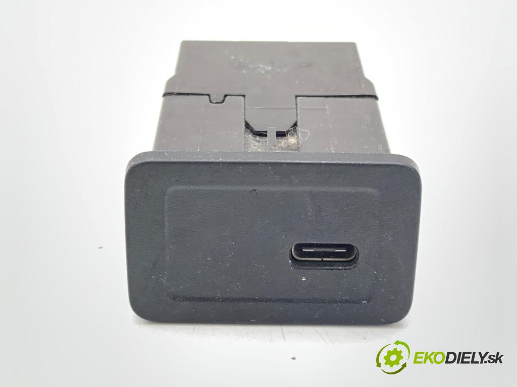 MERCEDES-BENZ eSPRINTER Skrzynia Skrzynia 2021 85 kW Electric (910.633)  HNÍZDO: USB 