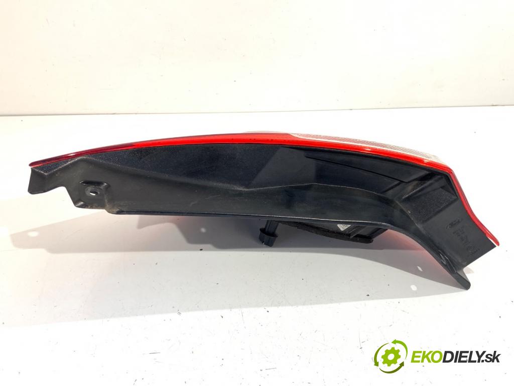 FORD FIESTA MK7 liftback 2015 60 kW 1.25 1242 Svetlo pravy zad C1BB-13404-A