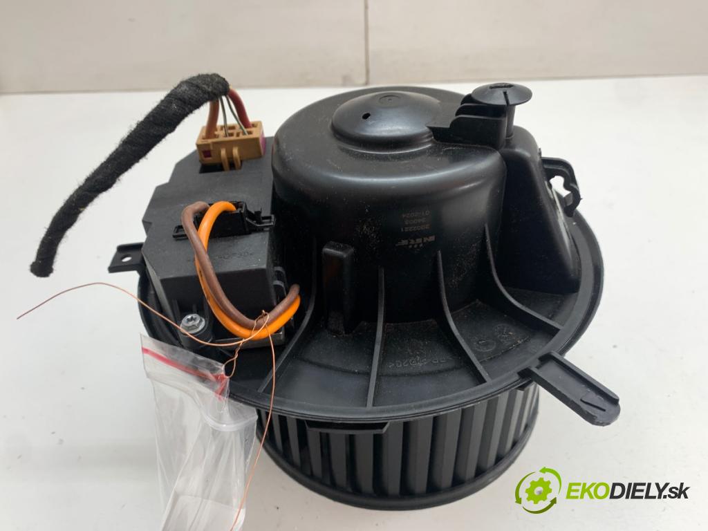 VW GOLF V Kombi 2007 75 kW 1.6 1595 ventilátor kúrenia