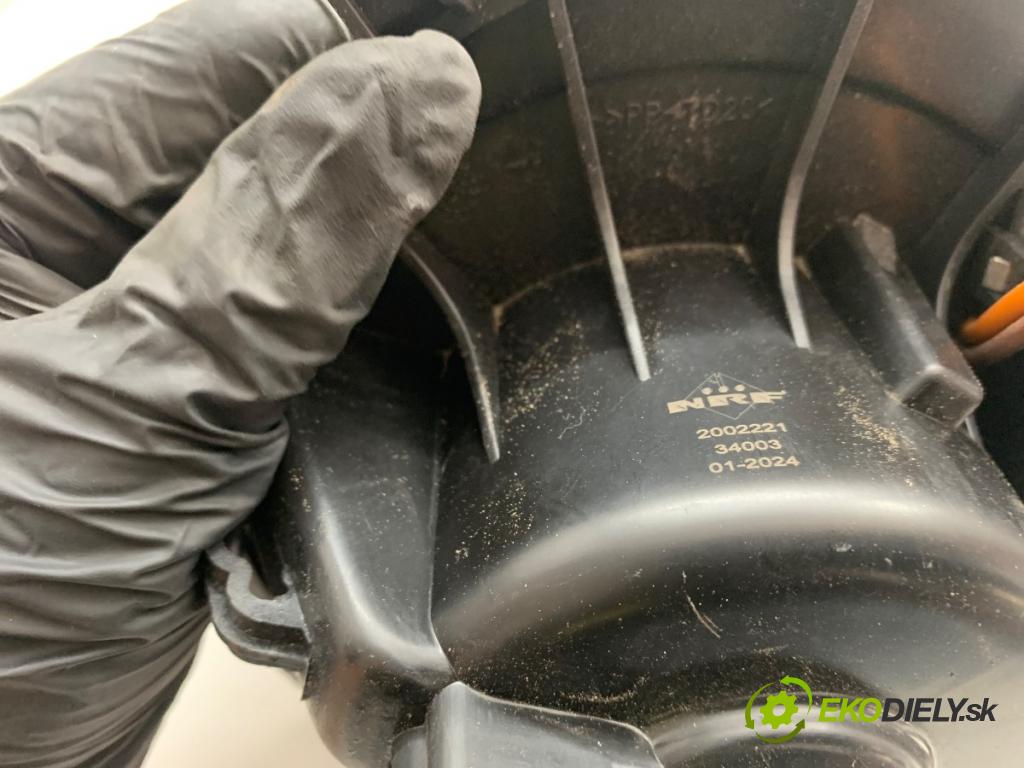 VW GOLF V Kombi 2007 75 kW 1.6 1595 ventilátor kúrenia