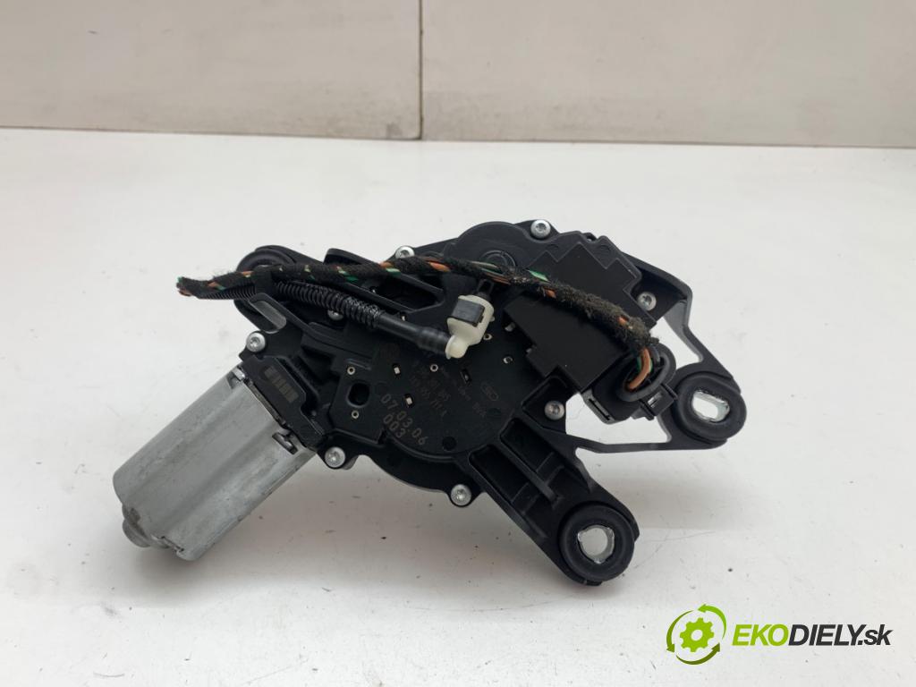VW GOLF V Kombi 2007 75 kW 1.6 1595 Motor stieračov zad 1K9955711A