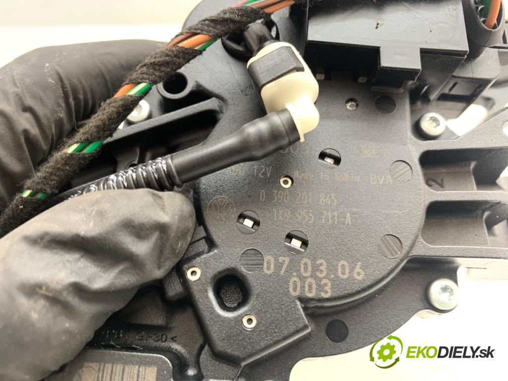 VW GOLF V Kombi 2007 75 kW 1.6 1595 Motor stieračov zad 1K9955711A