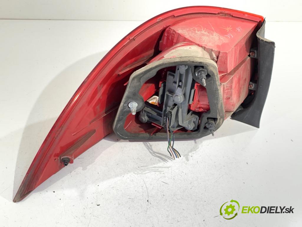 VW GOLF V Kombi 2007 75 kW 1.6 1595 Svetlo pravy zad 1K9945096A