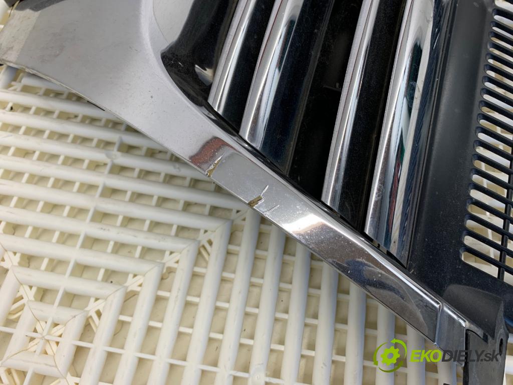 VW GOLF V Kombi 2007 75 kW 1.6 1595 mřížka maska 1K5853651 (Přední mřížka (maska chladiče))