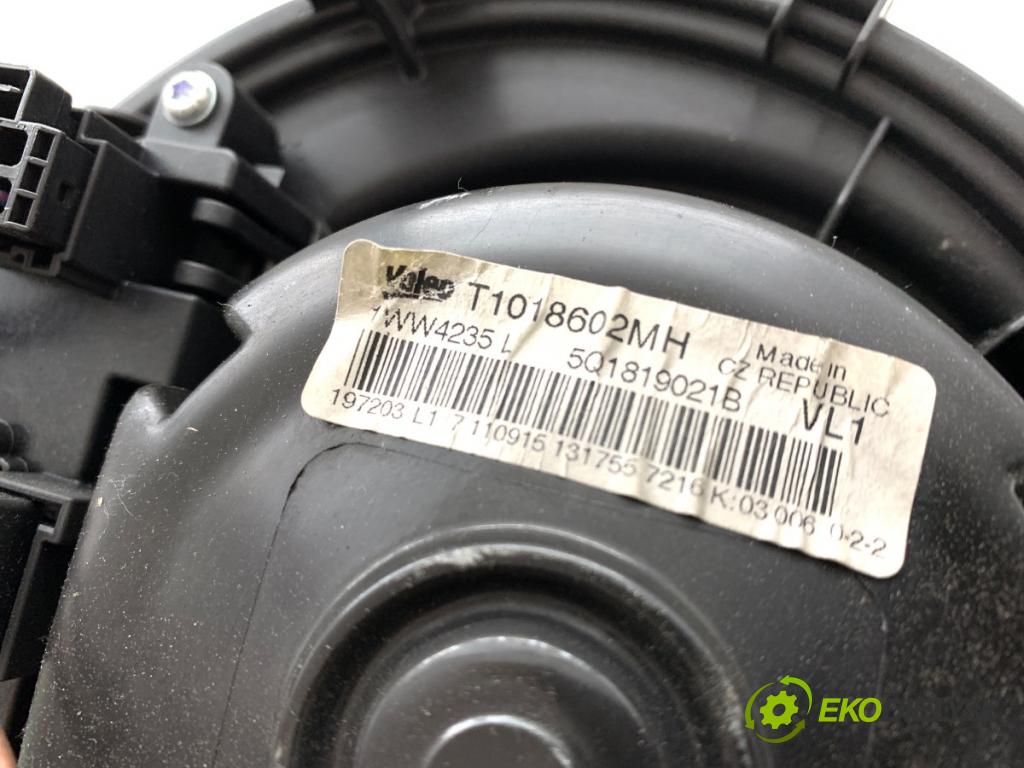 SKODA OCTAVIA III liftback 2015 81 kW 1.6 TDI 1598 topení 5E1857921