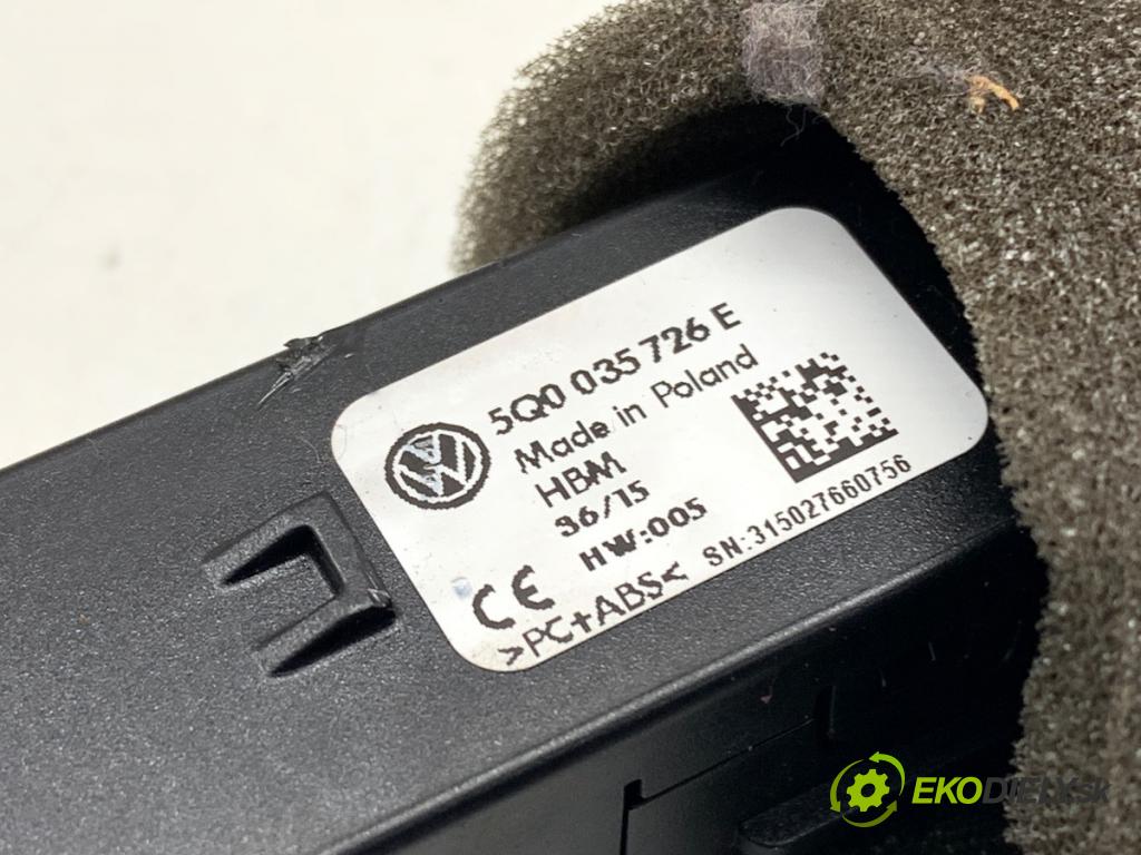 SKODA OCTAVIA III liftback 2015 81 kW 1.6 TDI 1598 HNÍZDO: USB 5Q0035726E