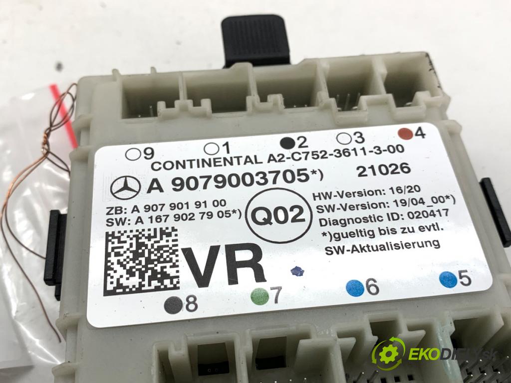 MERCEDES-BENZ eSPRINTER Skrzynia Skrzynia 2021 85 kW Electric (910.633)  Modul Dvere pravy predný A9079003705 (Riadiaca jednotka dverí)