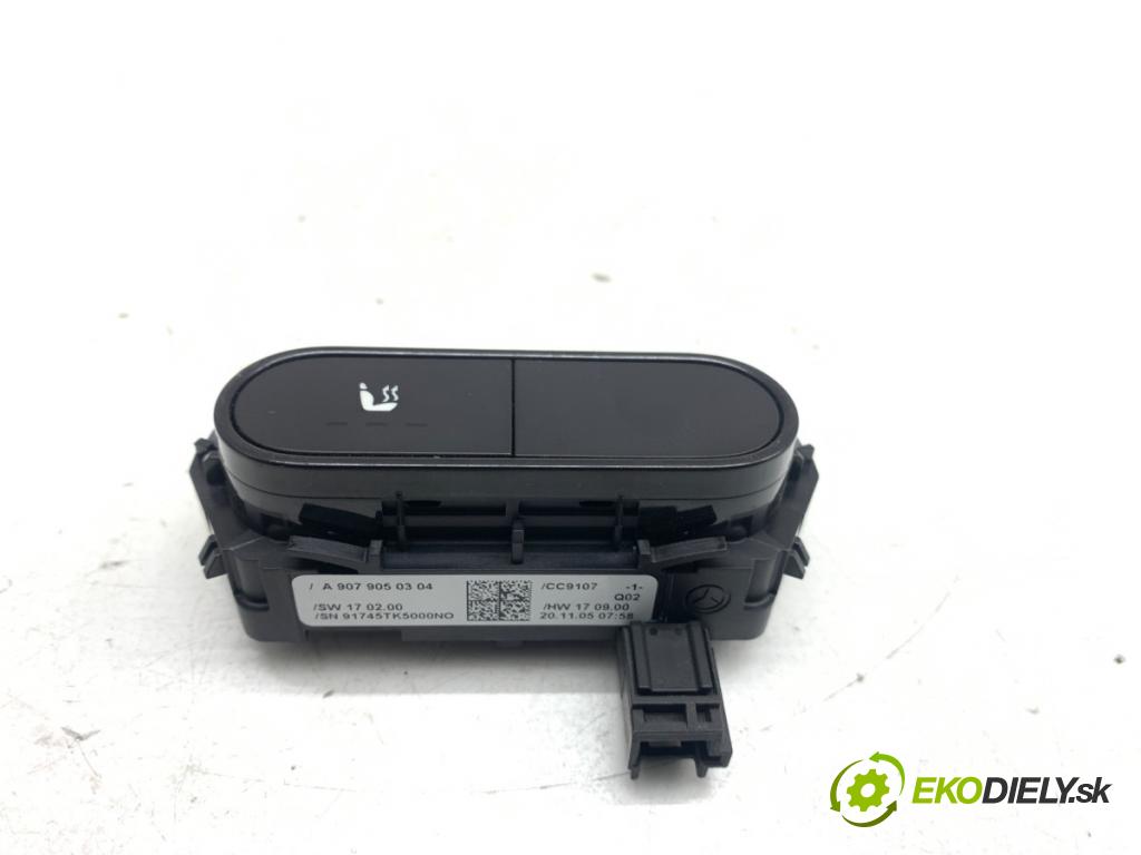 MERCEDES-BENZ eSPRINTER Skrzynia Skrzynia 2021 85 kW Electric (910.633)  Prepínač ohrievania, vyhrievania sedačky A9079050304 (Prepínacie páčky pod volantom)