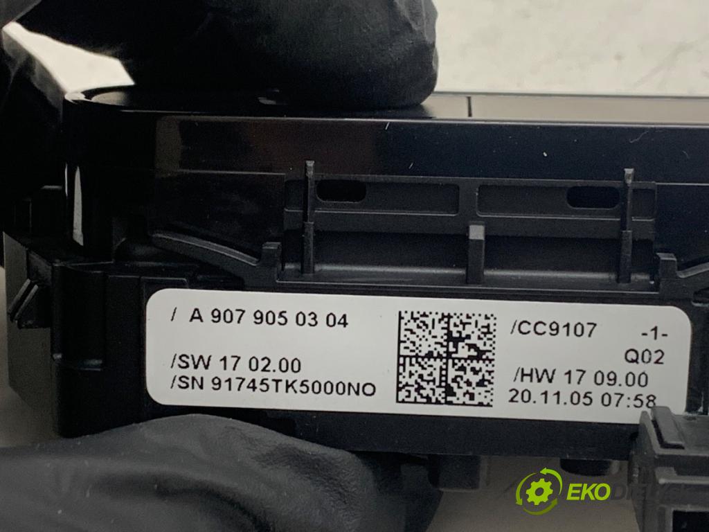MERCEDES-BENZ eSPRINTER Skrzynia Skrzynia 2021 85 kW Electric (910.633)  přepínač ohřívání sedačky A9079050304 (Páčky pod volantem)