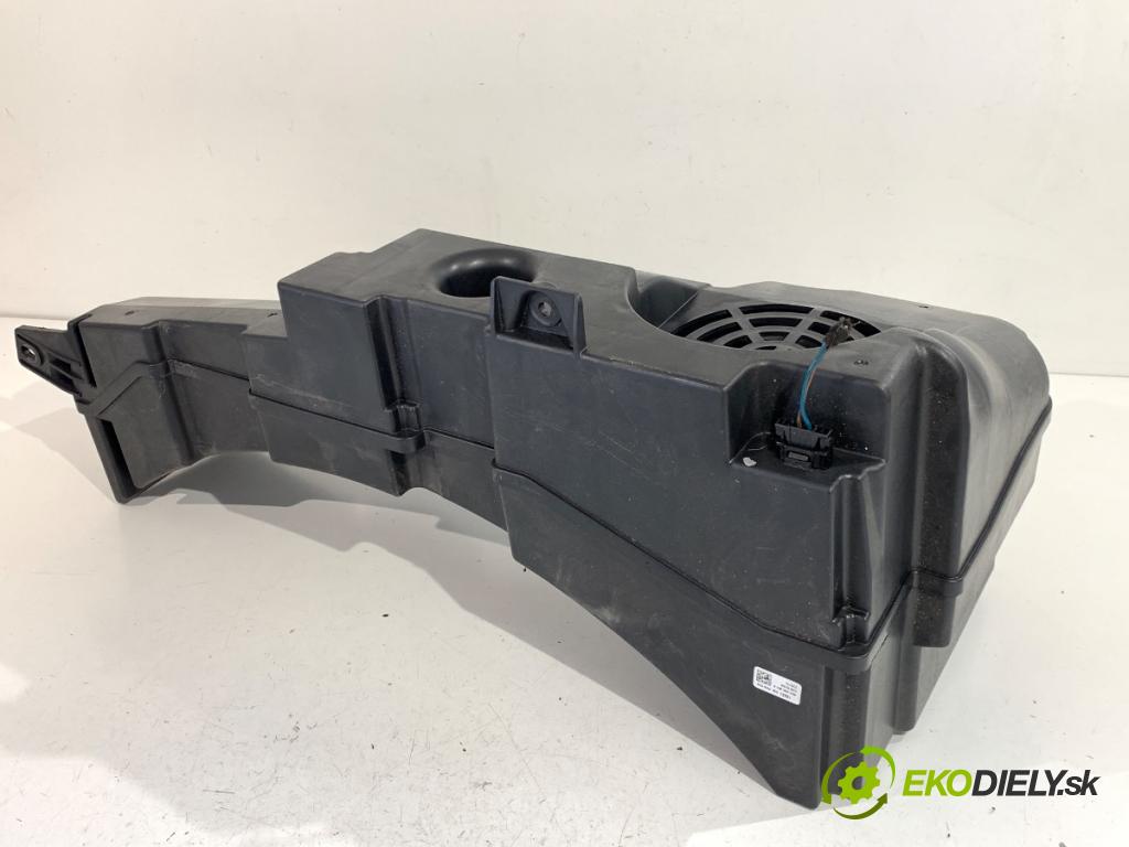 AUDI A6 C7 Kombi 2012 130 kW 2.0 TDI 1968 subwoofer 4G9035381A (Audio zařízení)