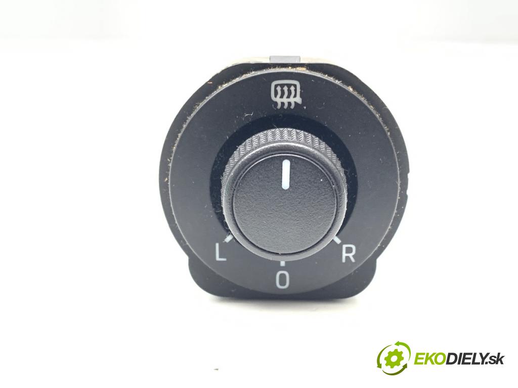 SKODA OCTAVIA III liftback 2015 81 kW 1.6 TDI 1598 přepínač nastavení zpětných zrcátek 5E0959565B (Páčky pod volantem)