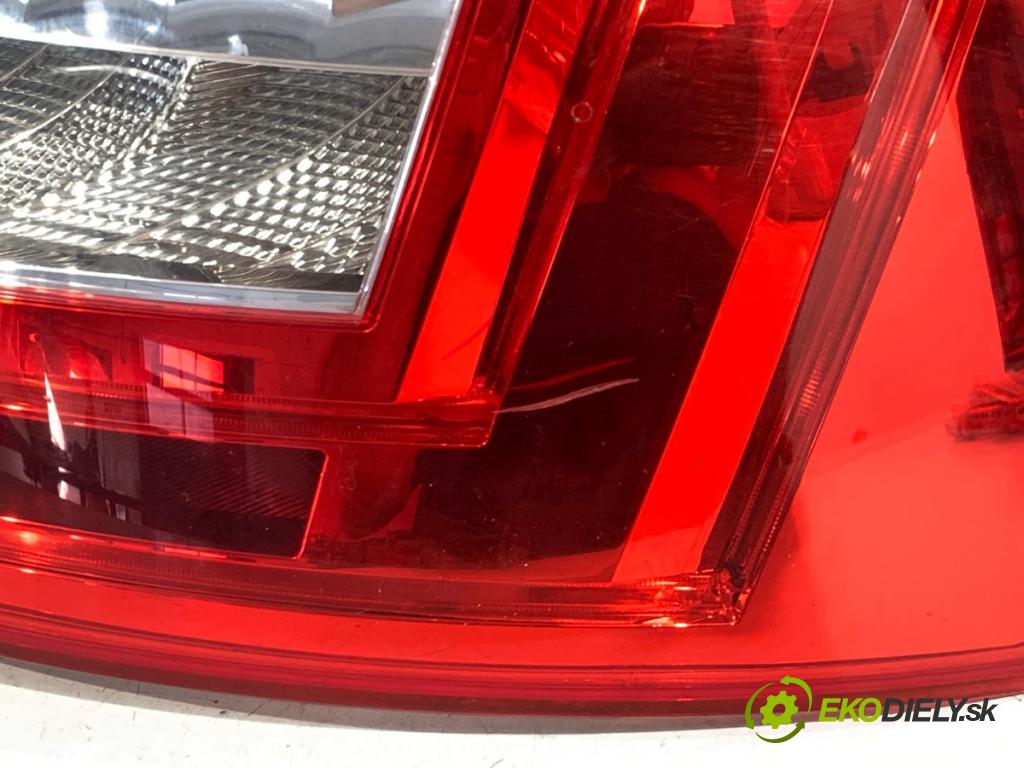 SKODA OCTAVIA III liftback 2015 81 kW 1.6 TDI 1598 Svetlo pravy zad