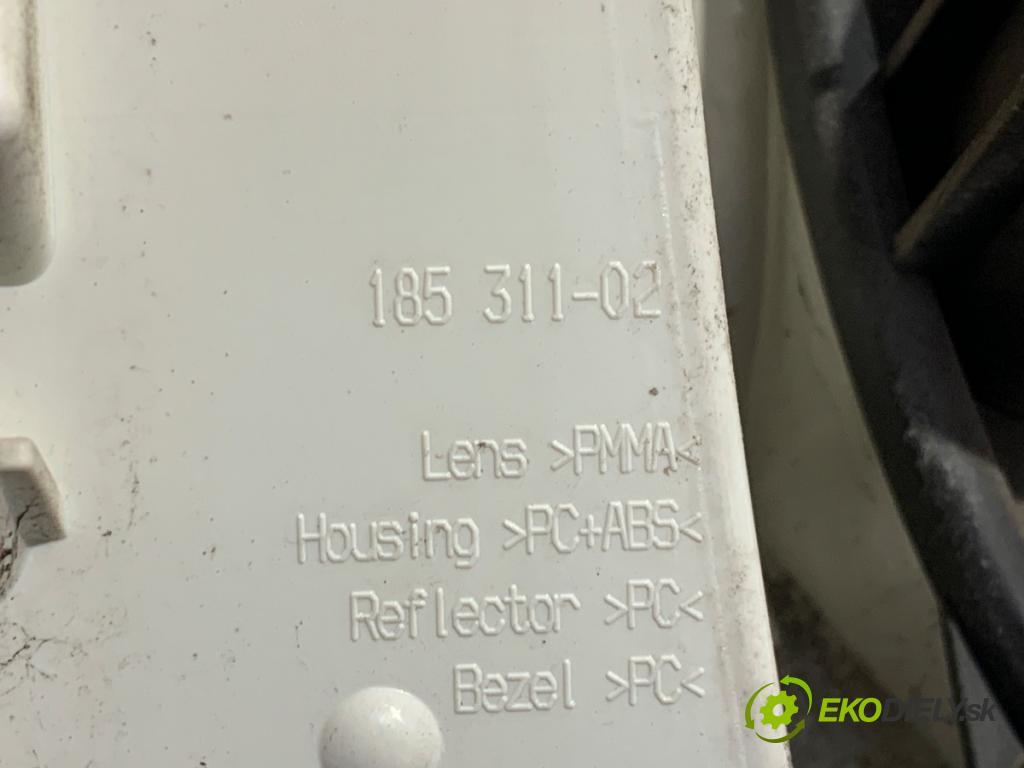 SKODA OCTAVIA III liftback 2015 81 kW 1.6 TDI 1598 Svetlo pravy zad