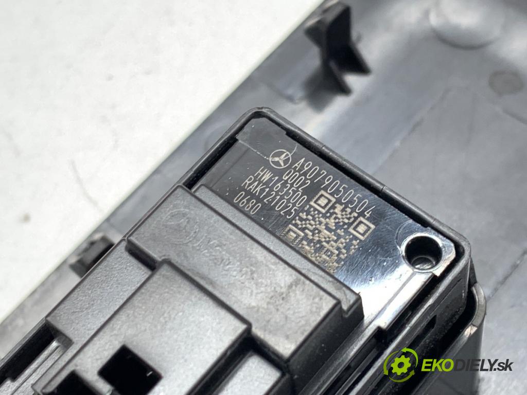 MERCEDES-BENZ eSPRINTER Skrzynia Skrzynia 2021 85 kW Electric (910.633)  Prepínač okien pravy A9077220900