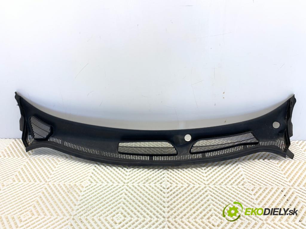 FORD FIESTA MK7 liftback 2015 60 kW 1.25 1242 torpédo plast pod čelní okno 8A61-A02216-AE (Plast pod čelním sklem)
