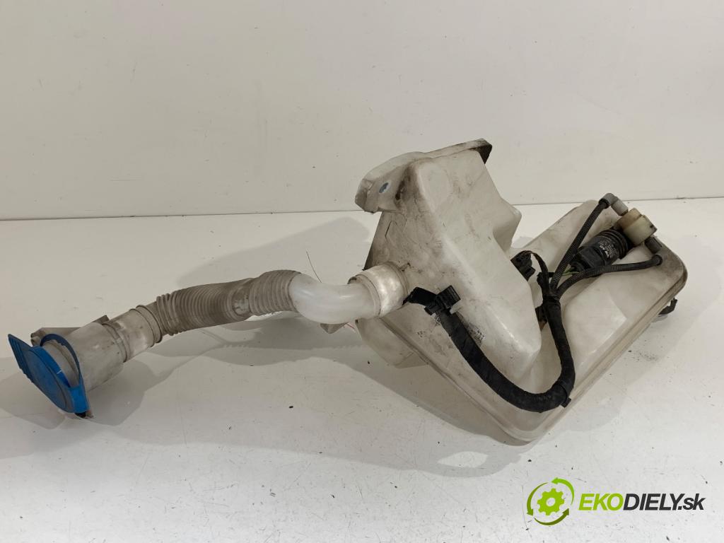 SKODA OCTAVIA III liftback 2015 81 kW 1.6 TDI 1598 nádržka ostřikovačů 5Q0955448AE