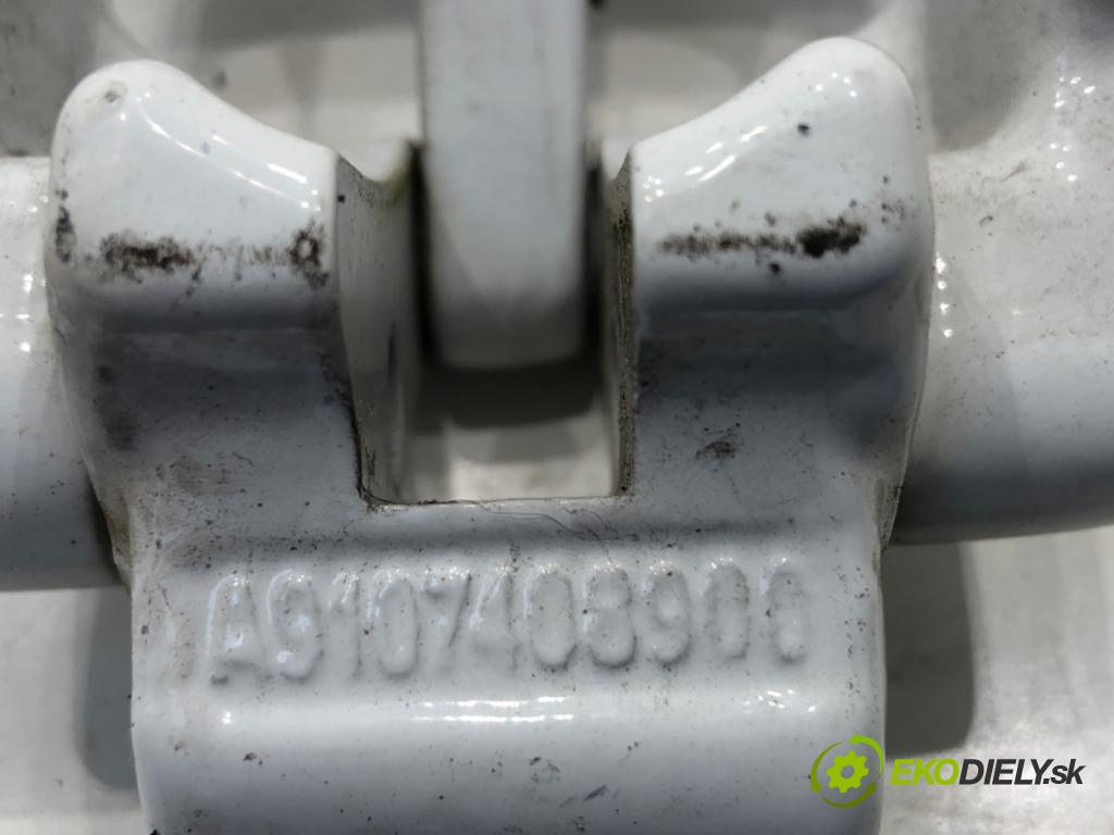 MERCEDES-BENZ eSPRINTER Skrzynia Skrzynia 2021 85 kW Electric (910.633)  závěsky dveře levý zadní část A9107408900