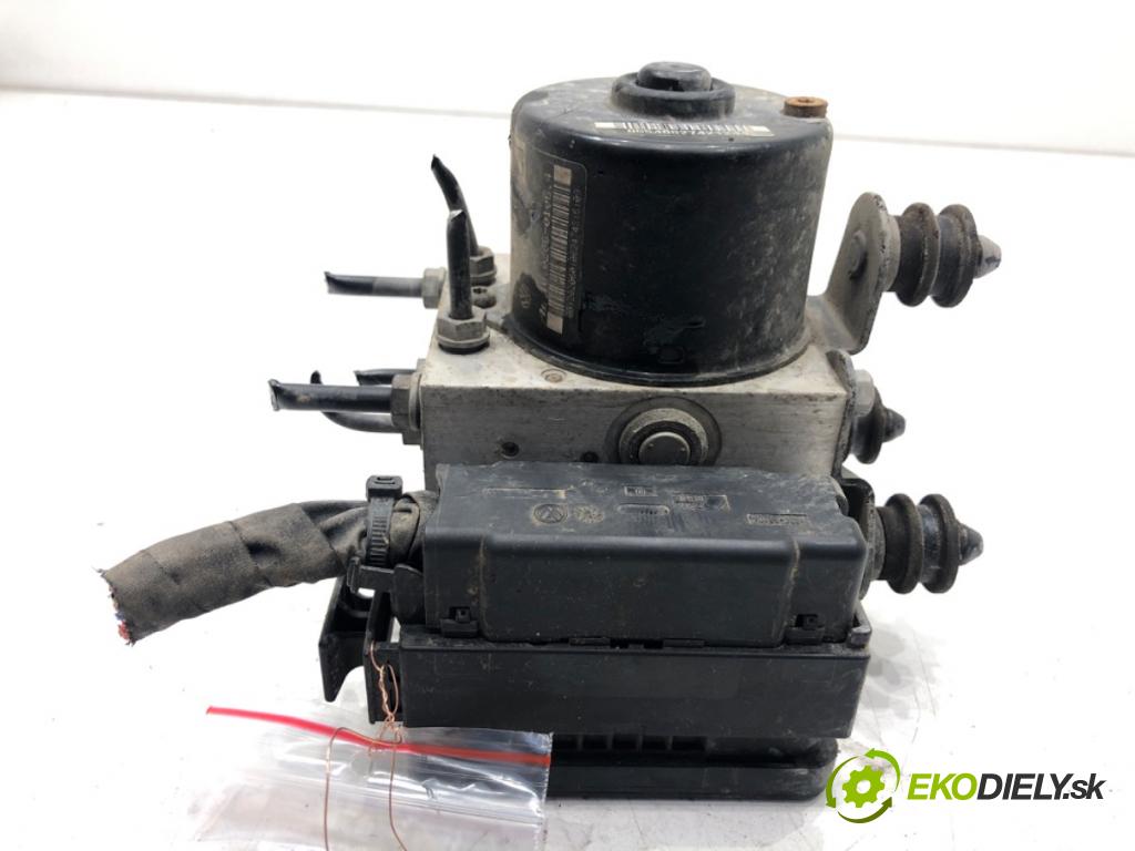 VW GOLF V liftback 2004 66 kW 1.4 FSI 1390 pumpa ABS 1K0907379K (Pumpa ABS)