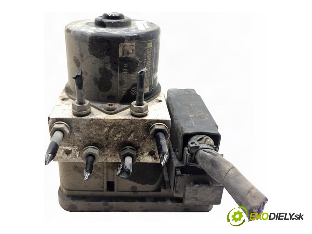 VW GOLF V liftback 2004 66 kW 1.4 FSI 1390 Pumpa ABS 1K0907379K (Pumpa ABS)