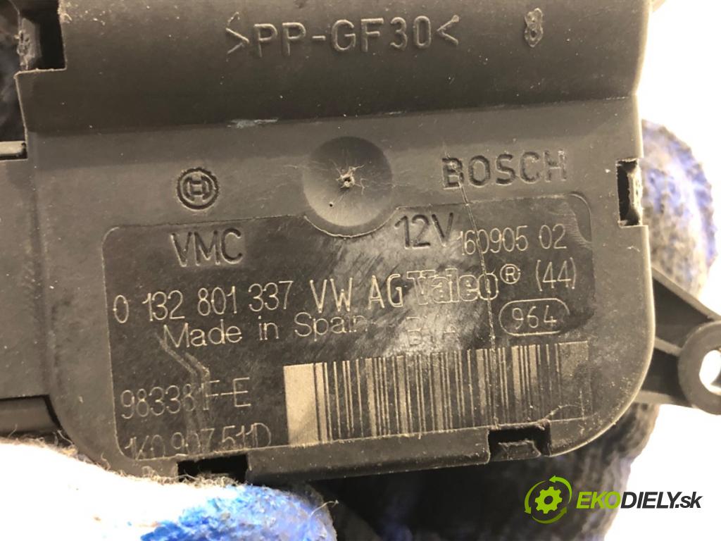 VW JETTA III sedan 2006 75 kW 1.6 1595 motor topení 0132801337