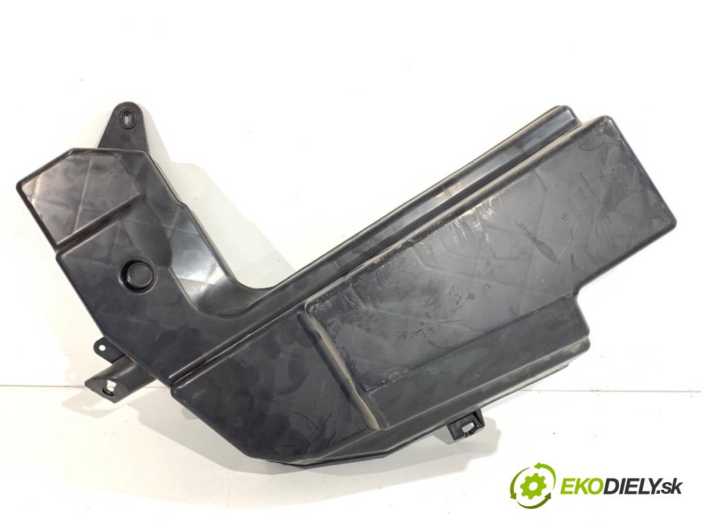 AUDI A4 B7 Kombi 2006 103 kW 2.0 TDI 1968 reproduktory 8E0035411