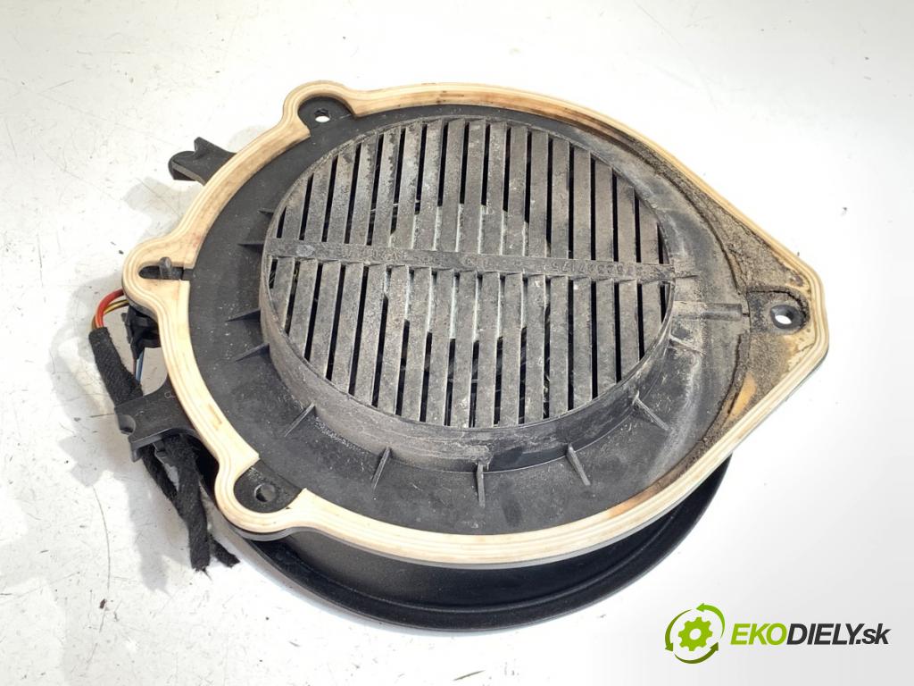 AUDI A4 B7 Kombi 2006 103 kW 2.0 TDI 1968 reproduktory 8E0035411