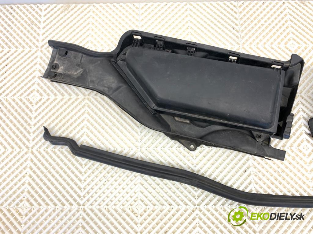 BMW E60 sedan 2006 160 kW 525 i 2996 torpédo plast pod čelní okno 6913503 (Plast pod čelním sklem)