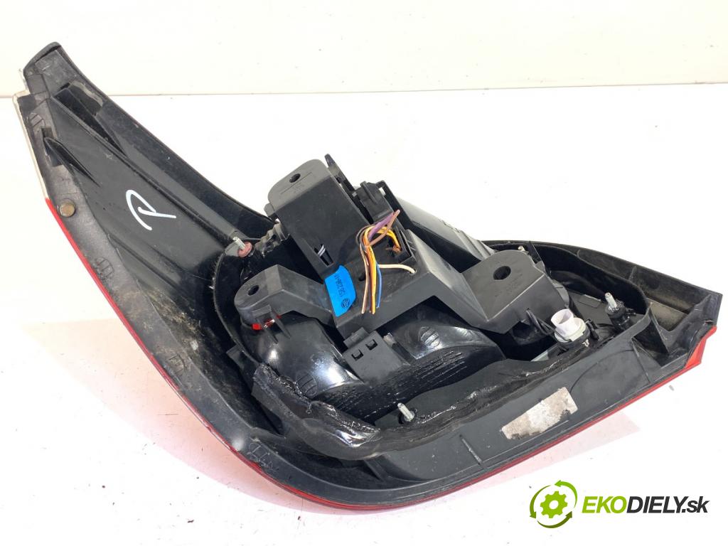 BMW E60 sedan 2006 160 kW 525 i 2996 světlo pravý zadní část 158238-11