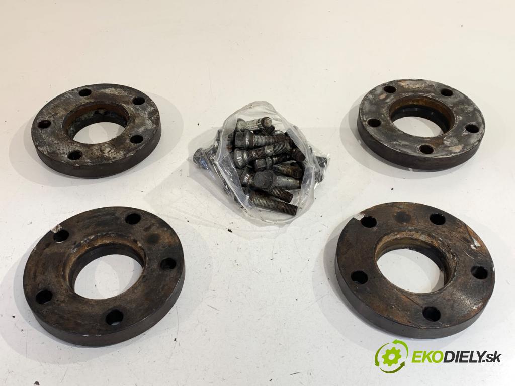 BMW E60 sedan 2006 160 kW 525 i 2996 dištančné 5X112 20MM šrouby: 