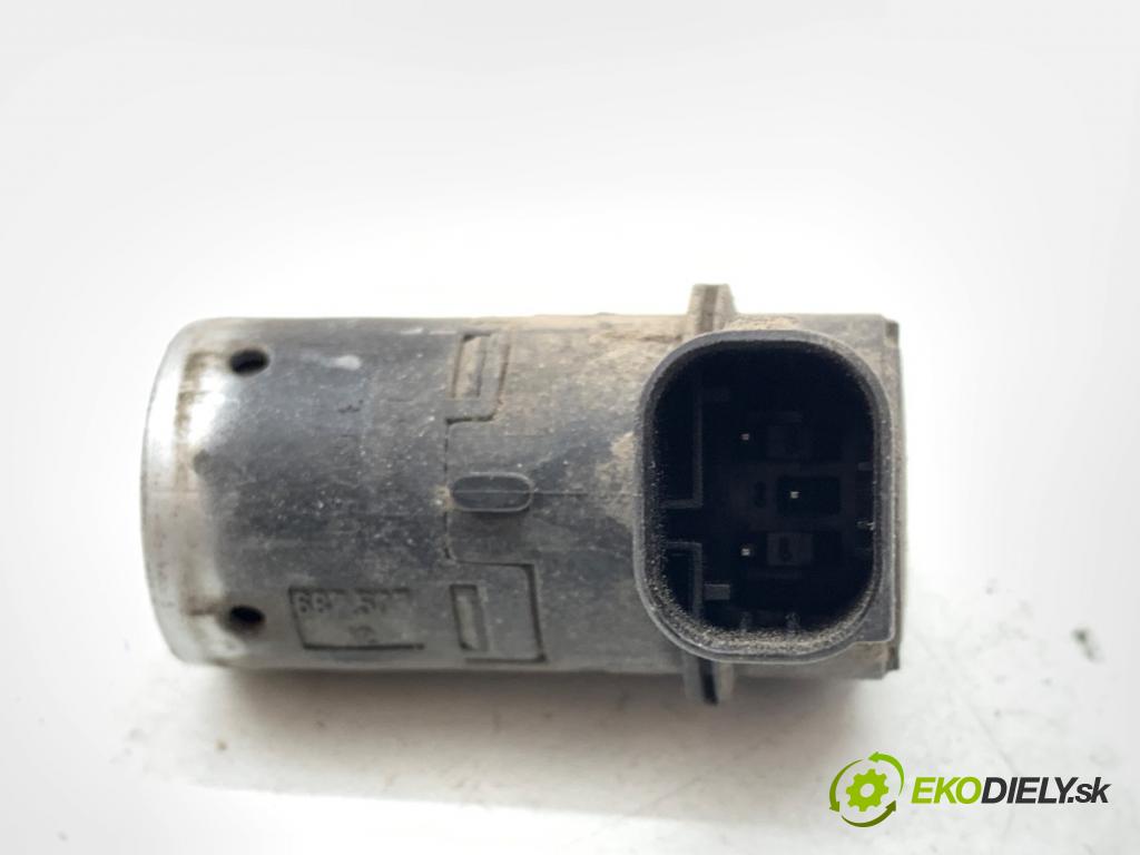 BMW E60 sedan 2006 160 kW 525 i 2996 Snímač PDC 6989081