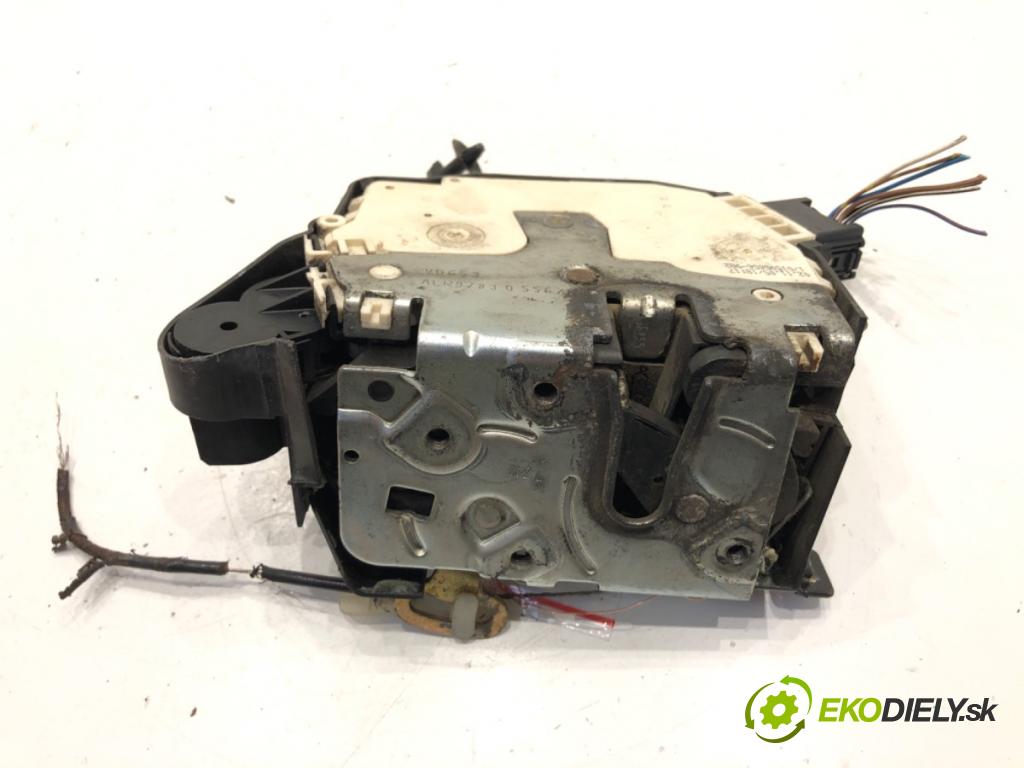 MINI R50 R53 liftback 2005 66 kW One 1598 zámok Dvere ľavy predný 