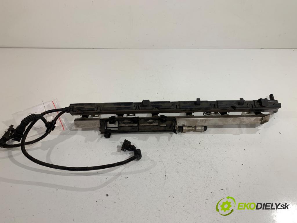 BMW E60 sedan 2006 160 kW 525 i 2996 Lišta vstrekovacia 7531634 (Vstrekovacia lišta)