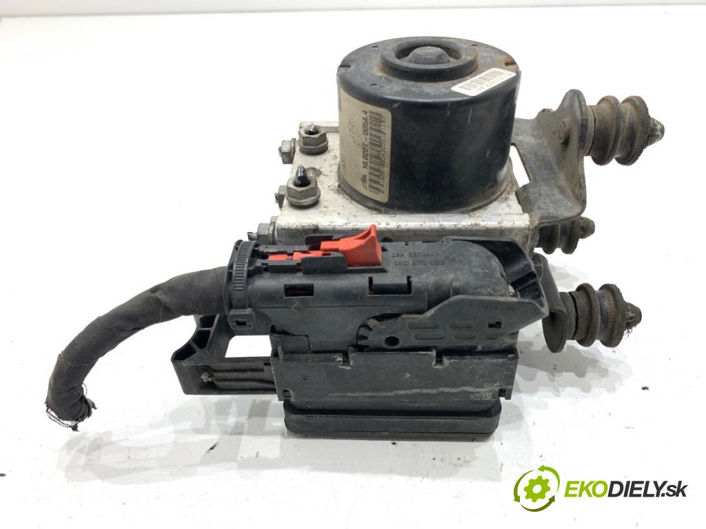 VW JETTA III sedan 2006 75 kW 1.6 1595 pumpa ABS 1K0907379P (Pumpa ABS)