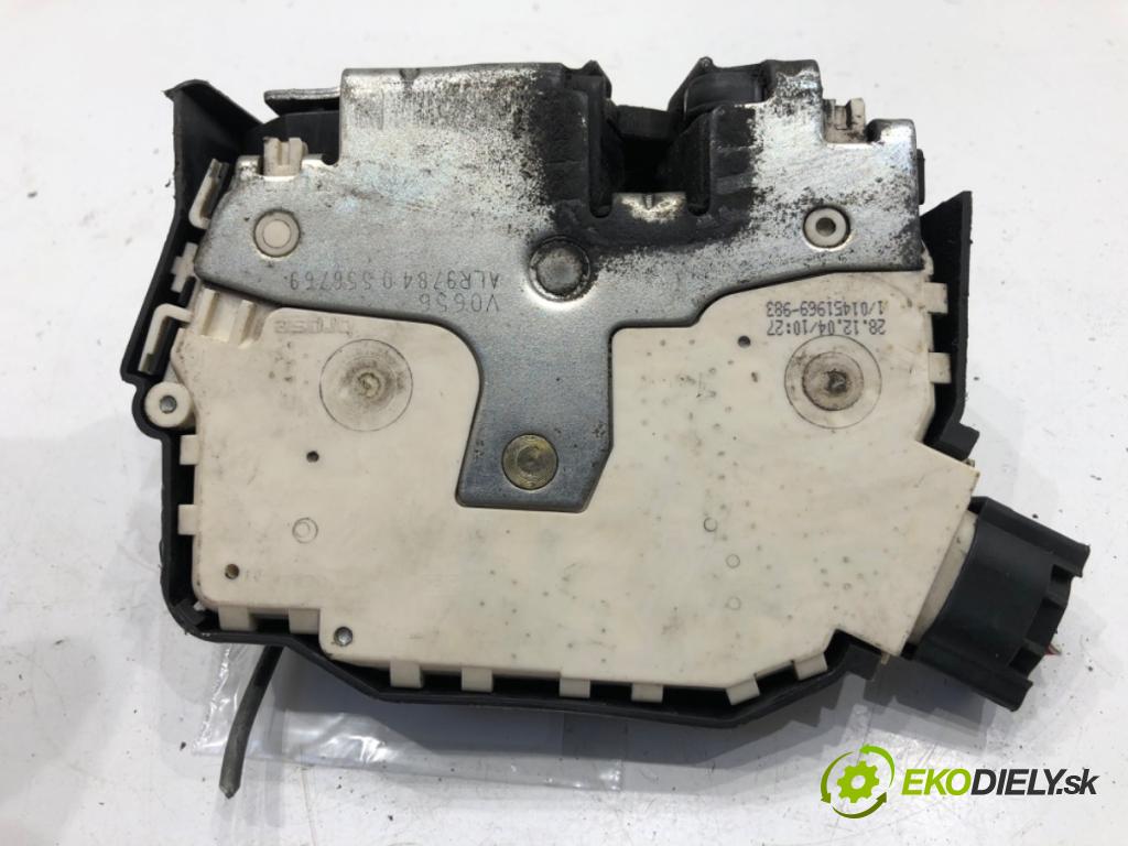 MINI R50 R53 liftback 2005 66 kW One 1598 zámok Dvere pravy predný