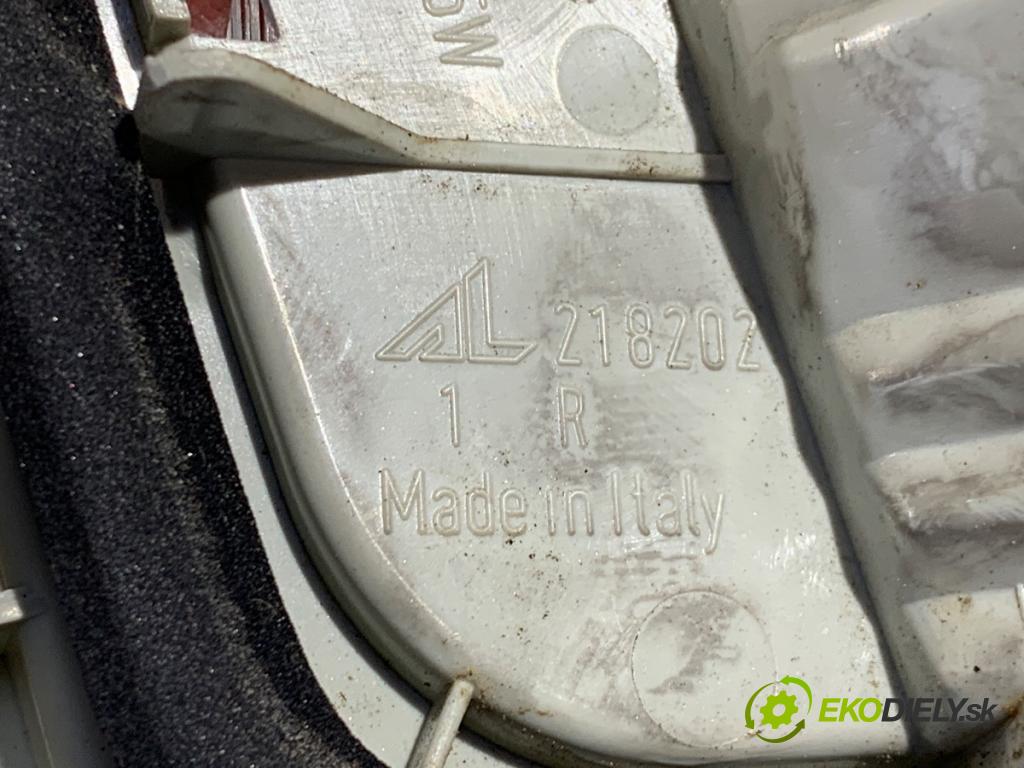 BMW E91 Kombi 2010 135 kW 320 d 1995 světlo pravý zadní část vnitřní 4871740