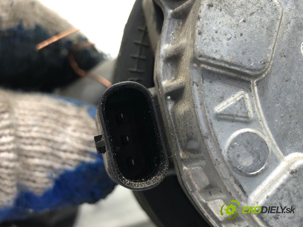 MERCEDES-BENZ eSPRINTER Skrzynia Skrzynia 2021 85 kW Electric (910.633)  DALŠÍ: pumpa vody A0005002686 (Vodní pumpa)