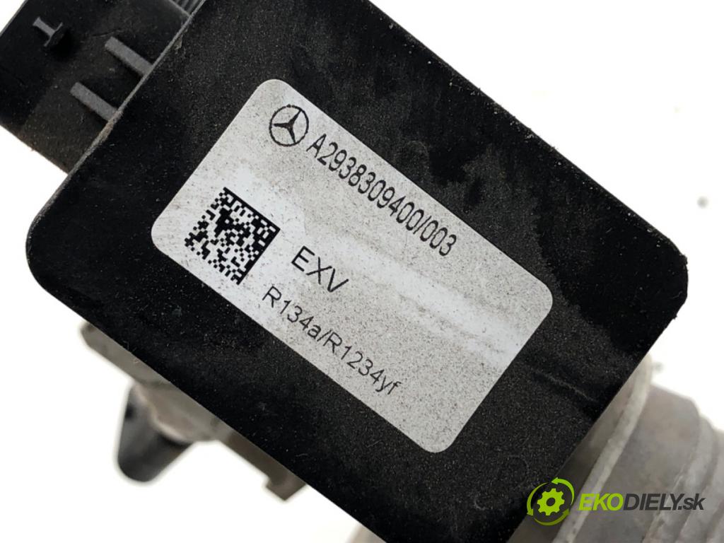 MERCEDES-BENZ eSPRINTER Skrzynia Skrzynia 2021 85 kW Electric (910.633)  ventil chladiče klimatizace A2938300601