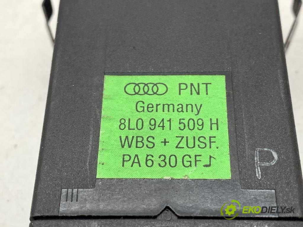 AUDI A3 8L liftback 2000 132 kW 1.8 T 1781 spínač světel nouzových 8L0941509H (Páčky pod volantem)