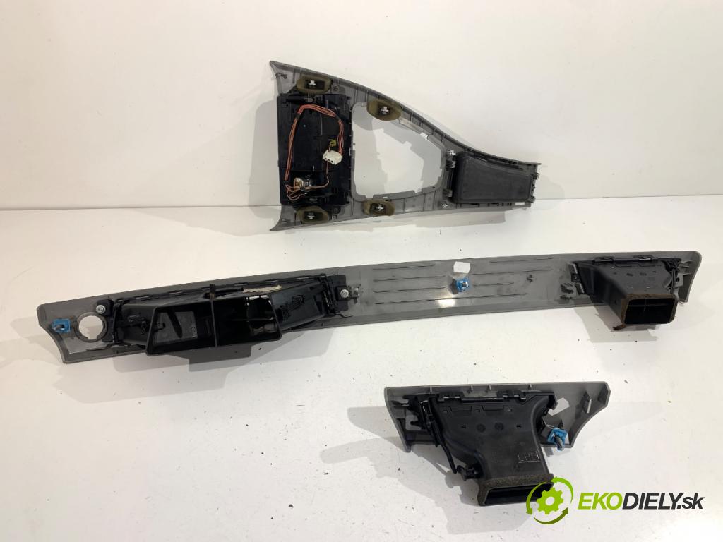 BMW E90 sedan 2006 120 kW 320 d 1995 lišty kryt 6924082 (Lišta)