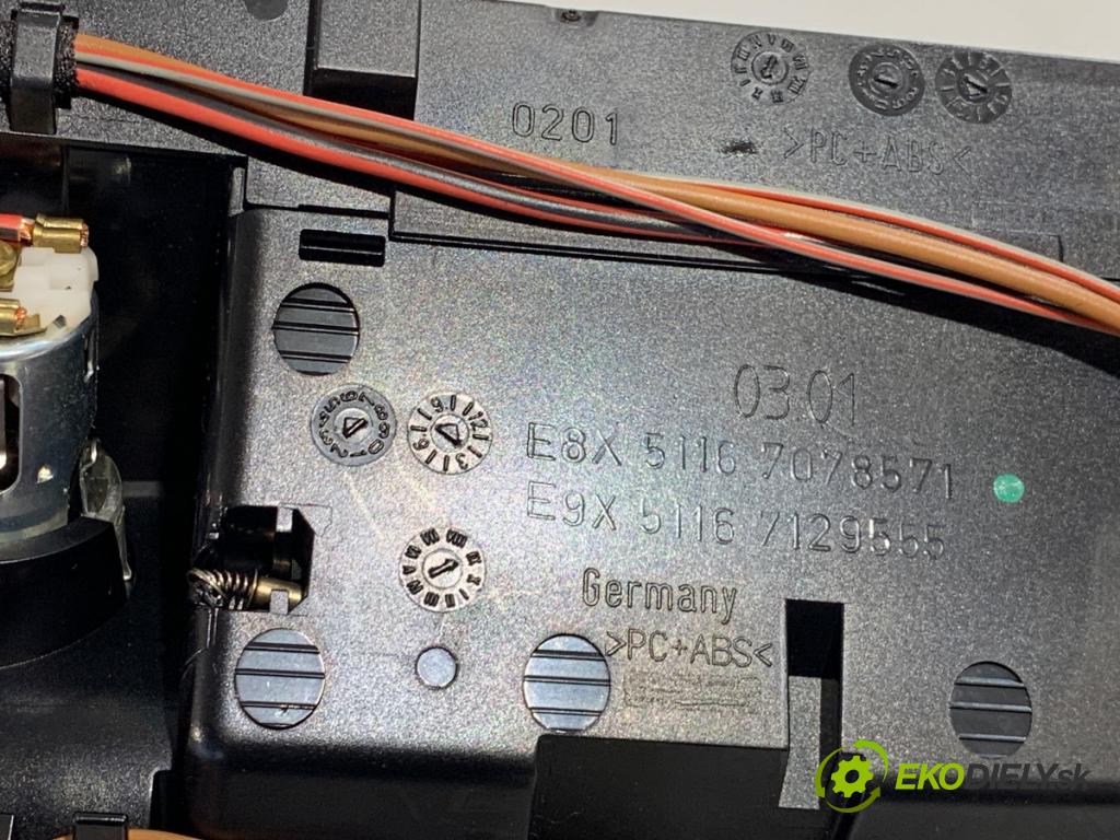 BMW E90 sedan 2006 120 kW 320 d 1995 lišty kryt 6924082 (Lišta)