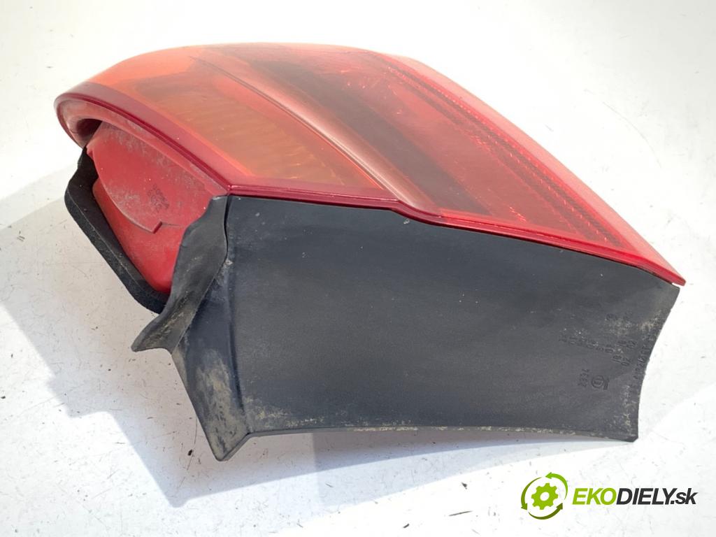 BMW E90 sedan 2006 120 kW 320 d 1995 Svetlo pravy zad 6937458