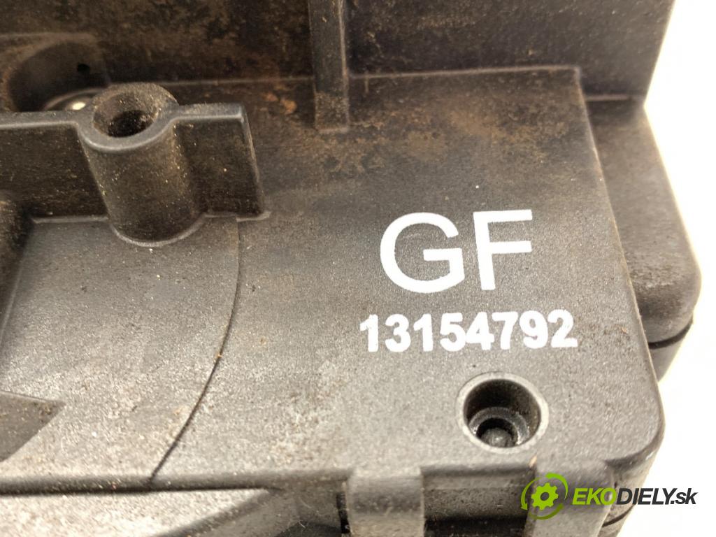 OPEL MERIVA A nadwozie wielkoprzestrzenne (MPV) 2009 77 kW 1.6 (E75) 1598 zámok Dvere pravy predný 13154792