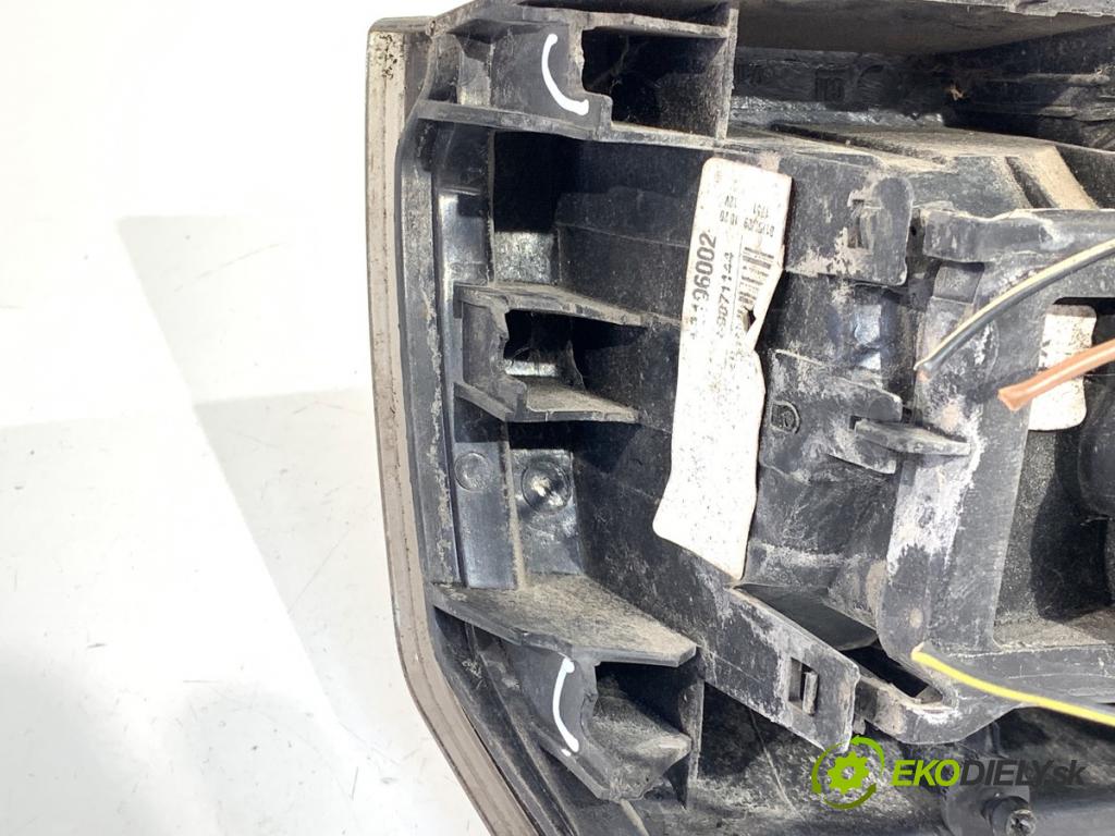 OPEL MERIVA A nadwozie wielkoprzestrzenne (MPV) 2009 77 kW 1.6 (E75) 1598 světlo levý zadní část