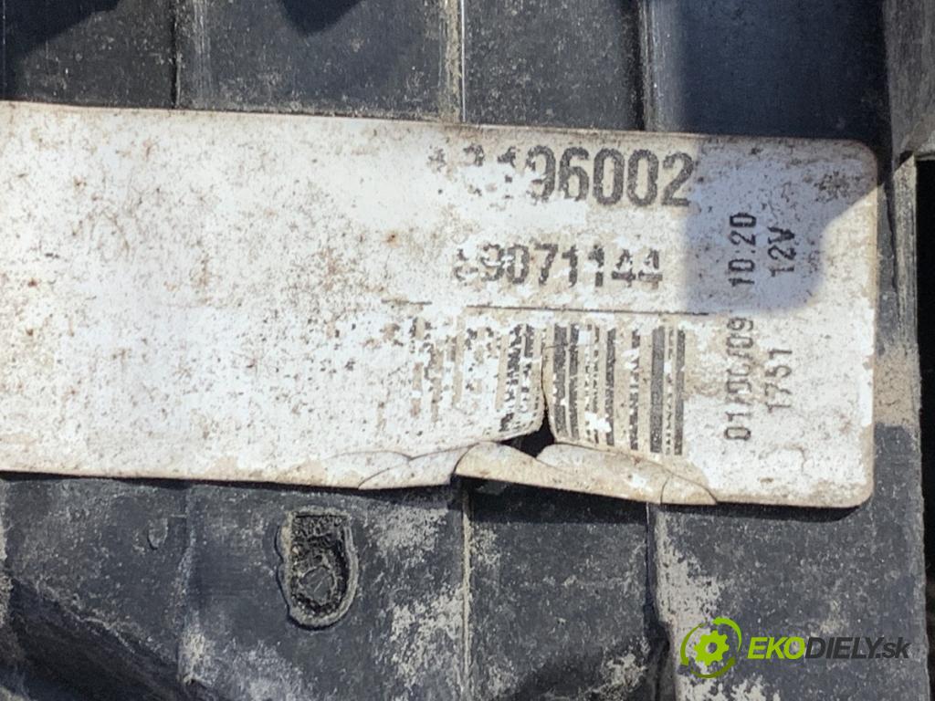 OPEL MERIVA A nadwozie wielkoprzestrzenne (MPV) 2009 77 kW 1.6 (E75) 1598 světlo levý zadní část