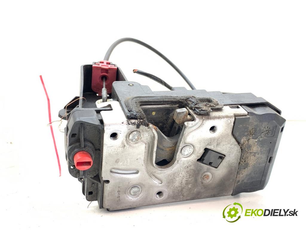 OPEL ASTRA H liftback 2005 77 kW 1.6 (L48) 1598 zámok Dvere pravy zad 13128116